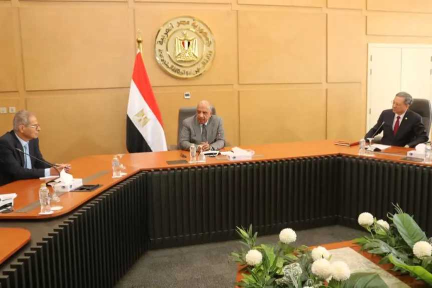 وزير الكهرباء يبحث مع ”China Energy” و”EPPEI” مستقبل الطاقة المتجددة وتخزين الكهرباء