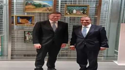 وزير الخارجية يلتقي المفوض الأوروبي للاقتصاد والإنتاجية على هامش الاجتماع السنوي للبنك الأوروبي لإعادة الإعمار والتنمية