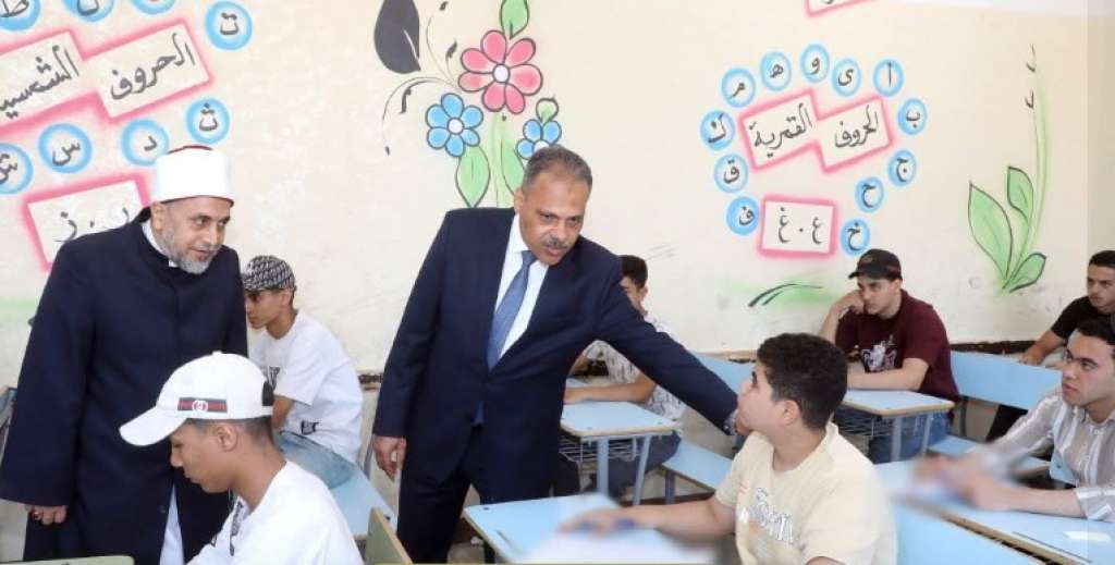 محافظ الشرقية يتابع امتحانات الإعدادية