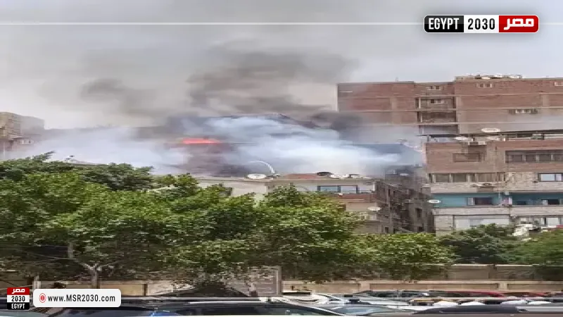  حريق أعلى سطح عقار بالبساتين 