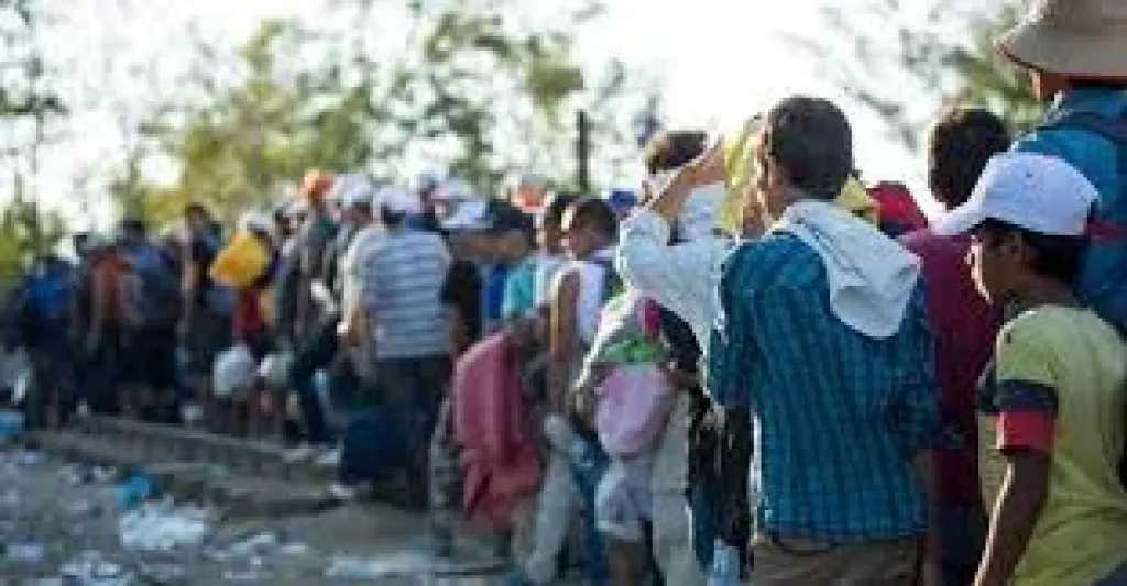 المفوضة البريطانية لدى باكستان تحذر من استغلال الوكلاء غير القانونيين لطالبي اللجوء