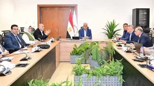 وزير الري يتابع تنفيذ المشروع القومي لتأهيل المنشآت المائية