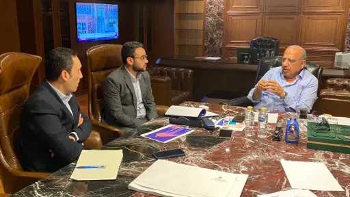 نحو شبكة أكثر استدامة.. وزير الكهرباء يبحث مع سكاتك مشروعات الطاقة المتجددة والتخزين
