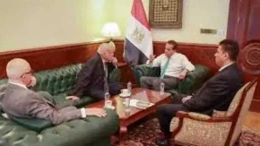 وزير الصحة يستقبل السير مجدي يعقوب لبحث أحدث تطورات علاج أمراض القلب بالخلايا الجذعية
