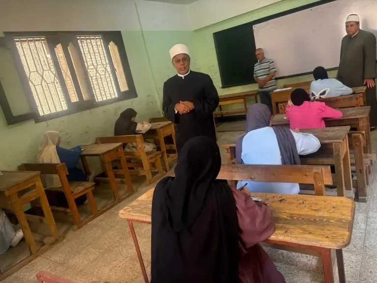 الثانوية الأزهرية 2026.. طلاب العلمي يؤدون امتحان الرياضيات البحتة وسط إجراءات مشددة