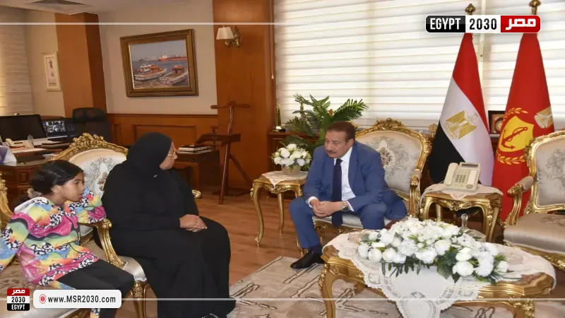 جانب من لقاء محافظ بورسعيد بإحدى السيدات
