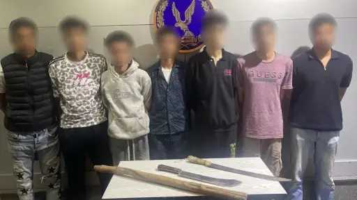 الأمن يكشف ملابسات فيديو متداول حول مشاجرة بأسلحة... الأمن يكشف ملابسات فيديو متداول حول مشاجرة بأسلحة بيضاء وكمامات طبية بالإسكندرية وضبط أطرافها
