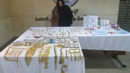 القبض على سيدة انتحلت صفة طبيبة وإدارة عيادة... القبض على سيدة انتحلت صفة طبيبة وإدارة عيادة تجميل غير مرخصة بالقليوبية