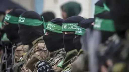 مساعد وزير الخارجية الفلسطيني السابق: قيادة حماس لم... مساعد وزير الخارجية الفلسطيني السابق: قيادة حماس لم تُحسن قراءة المزاج الشعبي في غزة