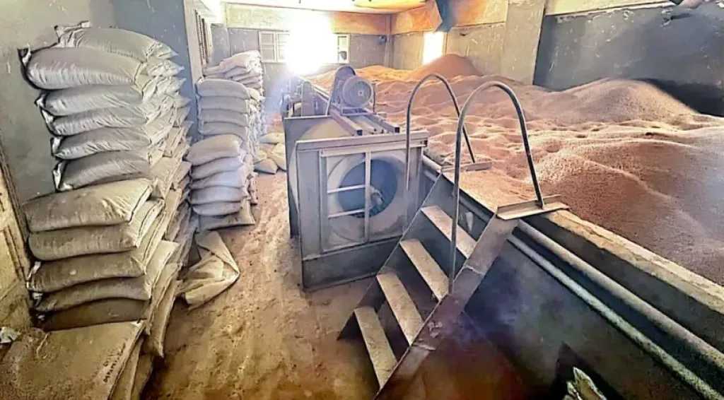 ضبط مصنع أعلاف بدون ترخيص بالمنوفية وبحوزته 4200 طن مواد مجهولة المصدر
