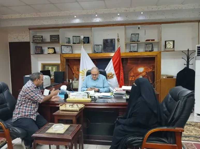 رئيس حي السلام أول يعقد اجتماعا لمتابعة ملف استرداد أراضي أملاك الدولة والتعديات الواقعة عليها