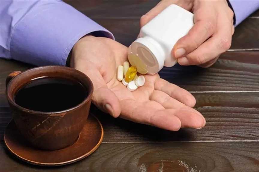 استشاري مناعة تكشف خطورة تناول الأدوية مع القهوة