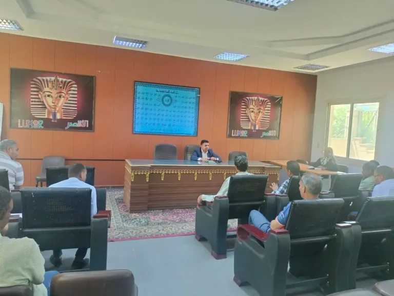 رئيس مدينة القرنة يترأس المجلس التنفيذي لمركز ومدينة القرنة