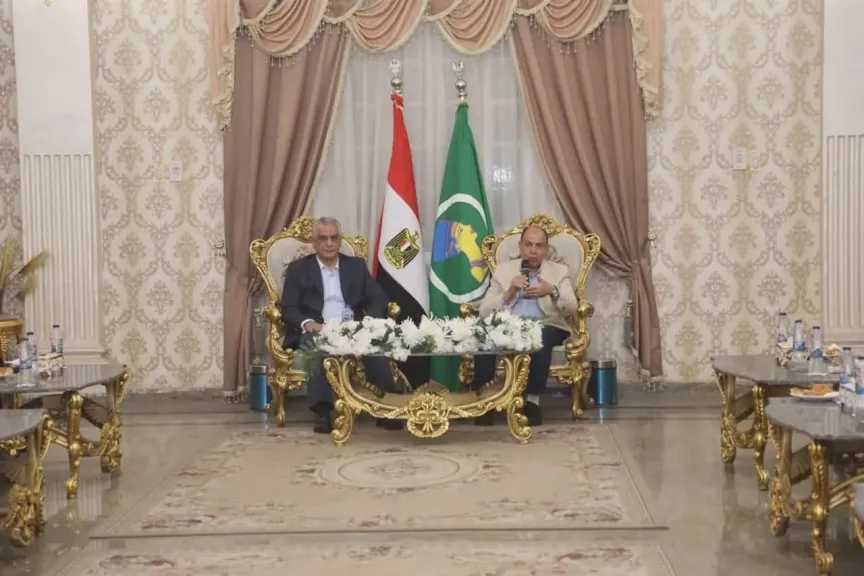 محافظ المنيا يستقبل وزير الإنتاج الحربي لمتابعة مشروعات المرحلة الاولى لمبادرة «حياة كريمة»