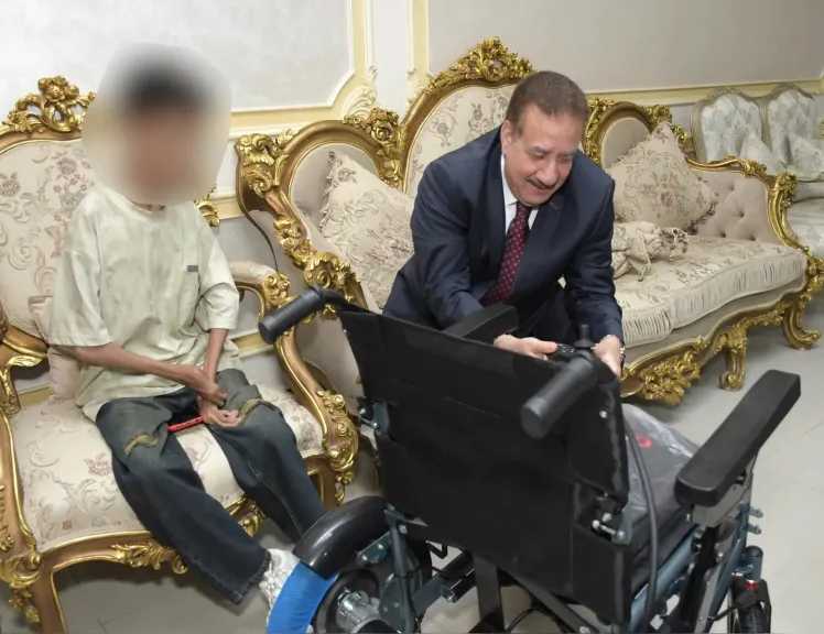 استجابة إنسانية فورية من محافظ بورسعيد لمطلب أحد المواطنين خلال جولته الميدانية