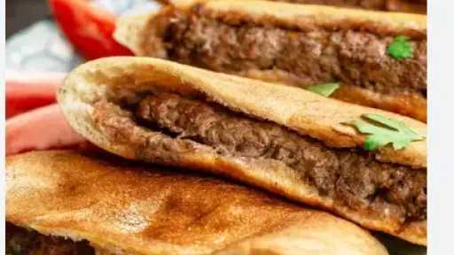 طريقة عمل الحواوشي بالجبنة طريقة عمل الحواوشي بالجبنة