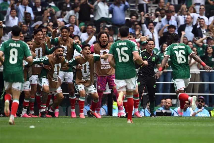 المكسيك تهزم جنوب إفريقيا بثنائية في افتتاح كأس العالم 2026 ومباراة تاريخية بـ3 بطاقات حمراء
