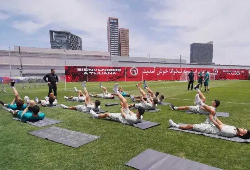 إيران تغلق أبوابها قبل مواجهة مصر.. تدريبات سرية وأزمة تأشيرات تربك استعدادات المونديال