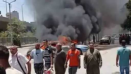 حريق مفاجئ يلتهم سيارتين في حي شمال المنيا..... حريق مفاجئ يلتهم سيارتين في حي شمال المنيا.. دون خسائر بشرية