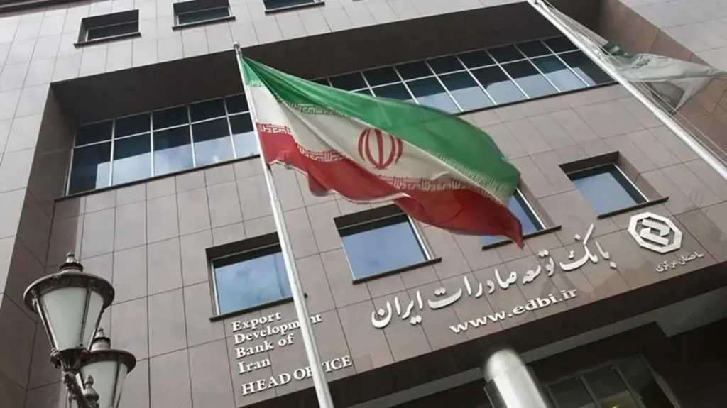 اضطرابات واسعة تضرب الخدمات الإلكترونية لبنوك إيرانية وأنباء عن هجوم سيبراني