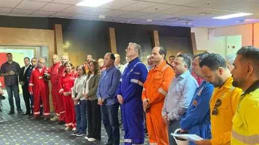 مدبولي يتفقد الشركة المصرية للغاز المسال في البحيرة مدبولي يتفقد الشركة المصرية للغاز المسال في البحيرة