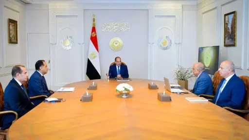 السيسي يستعرض لموقف التنفيذي للمرحلة الثانية من مشروعات... السيسي يستعرض لموقف التنفيذي للمرحلة الثانية من مشروعات تدعيم الشبكة القومية للكهرباء
