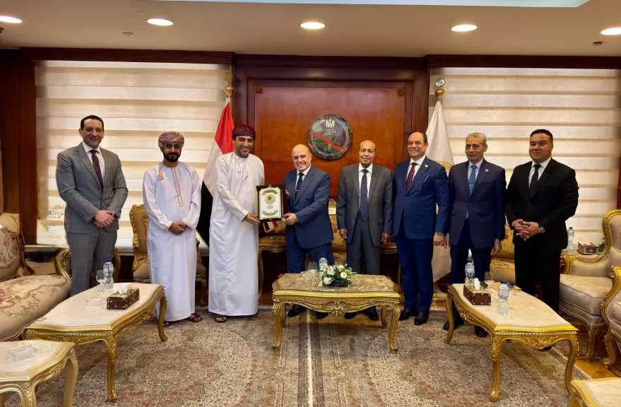 رئيس النيابة الإدارية يبحث مع وفد عُماني تعزيز التعاون في مكافحة الفساد وترسيخ الحوكمة