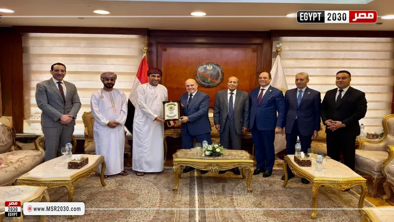 رئيس النيابة الإدارية يبحث مع وفد عماني تعزيز التعاون 