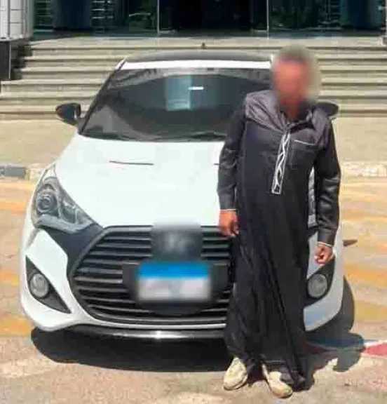 ضبط قائد سيارة ملاكي طمس اللوحات ووضع زجاج حاجب للرؤية بالجيزة