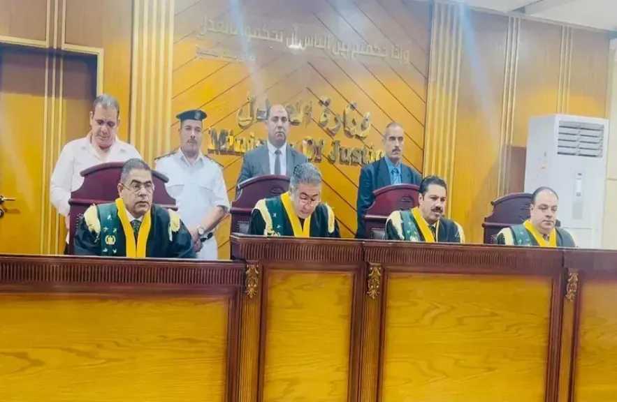 قرار قضائى جديد بمحاكمة 42 متهمًا في قضية إرهاب