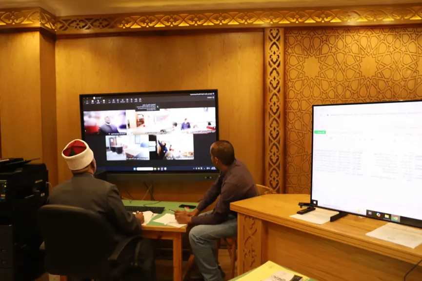 رئيس قطاع المعاهد الأزهرية يتابع امتحان الصرف من الغرفة المركزية لضمان انتظام اللجان على مستوى الجمهورية