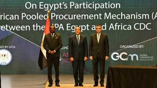 الحكومة توقع ثلاث مذكرات تفاهم استراتيجية الحكومة توقع ثلاث مذكرات تفاهم استراتيجية