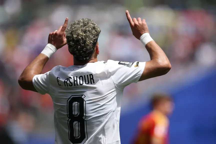 إمام عاشور يكتب التاريخ ويصبح رابع لاعب مصري يسجل في كأس العالم