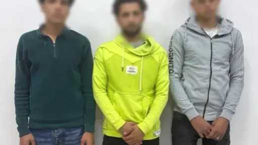 ضبط 3 أشخاص صوروا فيديو ساخرًا أعلى منبر... ضبط 3 أشخاص صوروا فيديو ساخرًا أعلى منبر زاوية بالمنصورة لزيادة المشاهدات