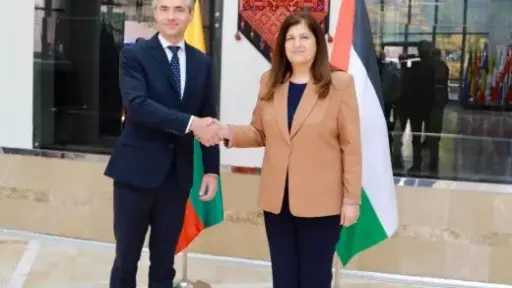 وزيرة خارجية فلسطين تدعو ليتوانيا إلى الاعتراف ببلادها وزيرة خارجية فلسطين تدعو ليتوانيا إلى الاعتراف ببلادها
