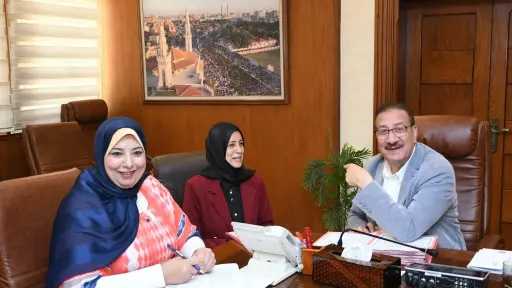 محافظ بورسعيد يواصل سلسلة لقاءات المواطنين ويؤكد أهمية... محافظ بورسعيد يواصل سلسلة لقاءات المواطنين ويؤكد أهمية التعامل مع كل شكاوى وطلبات المواطنين