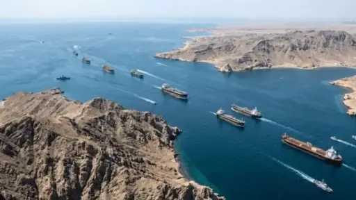 التلفزيون الإيراني: عبور مضيق هرمز ما يزال يتطلب التنسيق مع الحرس الثوري