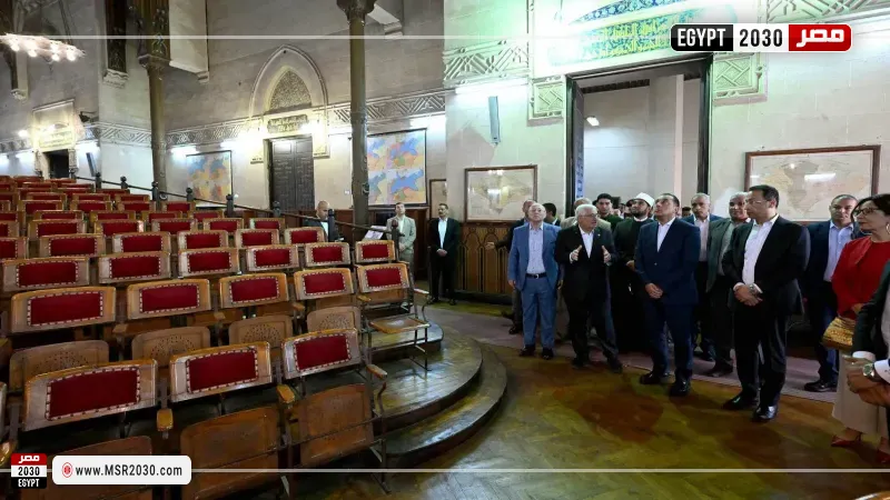 جانب من جولة رئيس الوزراء