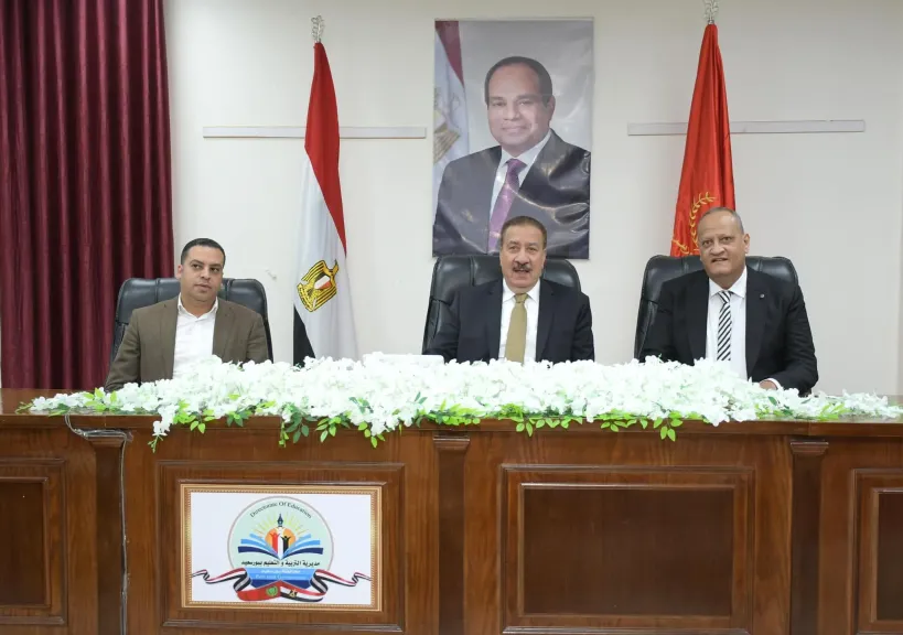 محافظ بورسعيد يتابع  غرفة عمليات امتحانات الشهادة الثانوية العامة
