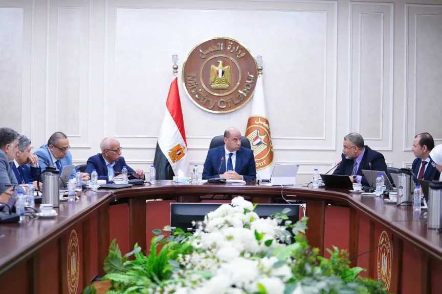 وزير العمل يترأس اجتماع المجلس الأعلى للتشاور الاجتماعي