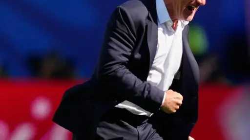 ديشامب قبل مواجهة العراق: «لا توجد مباريات سهلة..... ديشامب قبل مواجهة العراق: «لا توجد مباريات سهلة.. وهدفنا حسم التأهل مبكرًا»