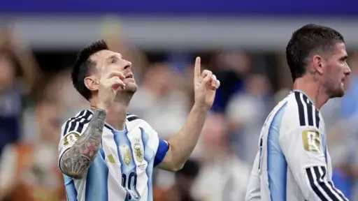 ميسي يقود الأرجنتين للفوز على النمسا 2-0 والتأهل رسميًا لدور الـ32 في كأس العالم 2026