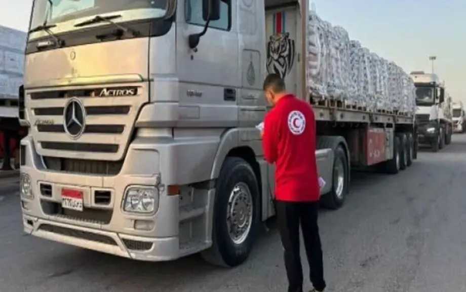قافلة زاد العزة رقم 219 تدخل قطاع غزة محملة بأطنان من المساعدات الإنسانية