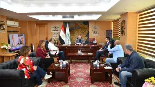 محافظ الفيوم يناقش الاستعدادات الأولية لتنظيم الدورة الثالثة... محافظ الفيوم يناقش الاستعدادات الأولية لتنظيم الدورة الثالثة من مهرجان الفيوم السينمائي الدولي لأفلام البيئة والفنون المعاصرة
