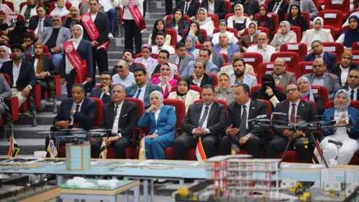 محافظ دمياط يشارك في مناقشة مشروعات تخرج الدفعة... محافظ دمياط يشارك في مناقشة مشروعات تخرج الدفعة الذهبية بكلية الهندسة بجامعة المنصورة الجديدة