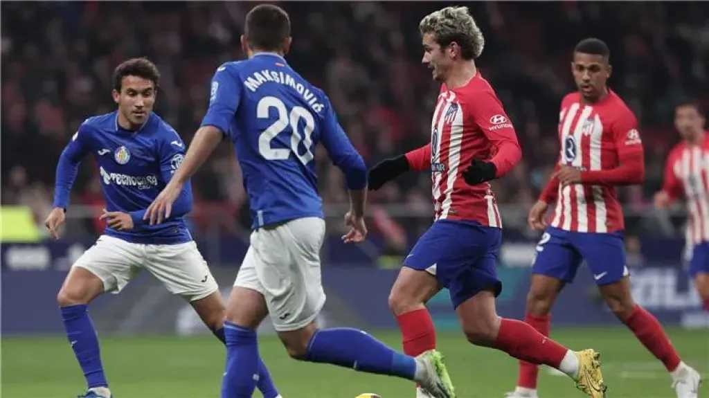 أتلتيكو مدريد يهدد برشلونة بشكوى إلى فيفا بسبب خوليان ألفاريز