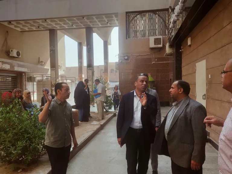 وزير العمل يجري زيارة مفاجئة لـ”منطقة عمل العاشر من رمضان” بمحافظة الشرقية