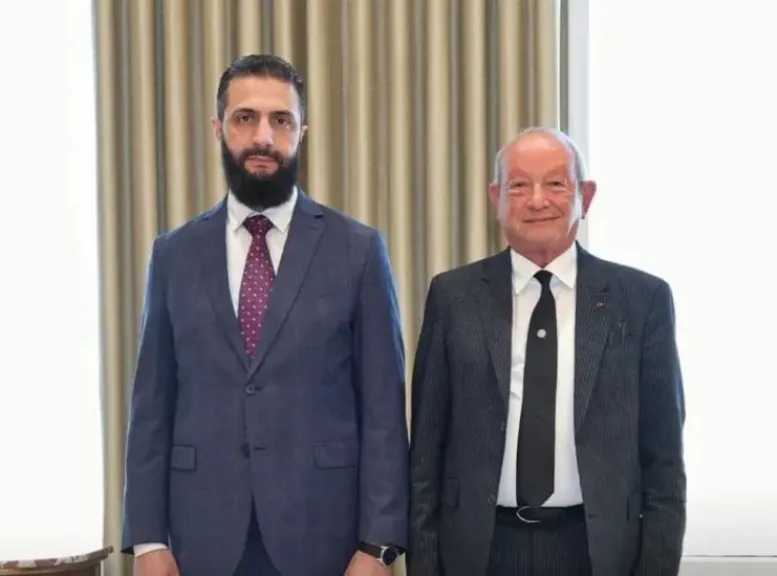 الشرع يستقبل نجيب ساويرس في قصر الشعب بدمشق