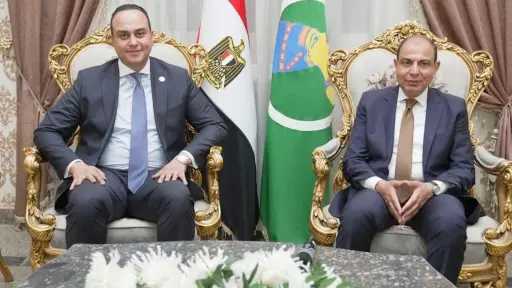 محافظ المنيا ومجلس إدارة الهيئة العامة للرعاية الصحية يستعرضون خطط تطوير الخدمات الصحية بالمحافظة