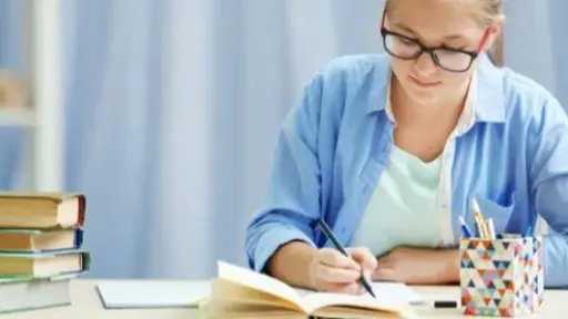 أطعمة تعزز التركيز وتقوي الذاكرة لطلاب الثانوية العامة خلال الامتحانات
